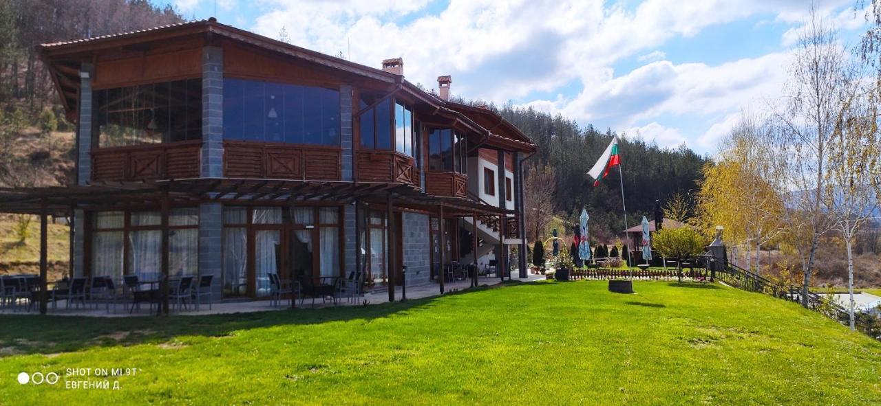 Alpine Garden Hotel Simitli Exteriér fotografie