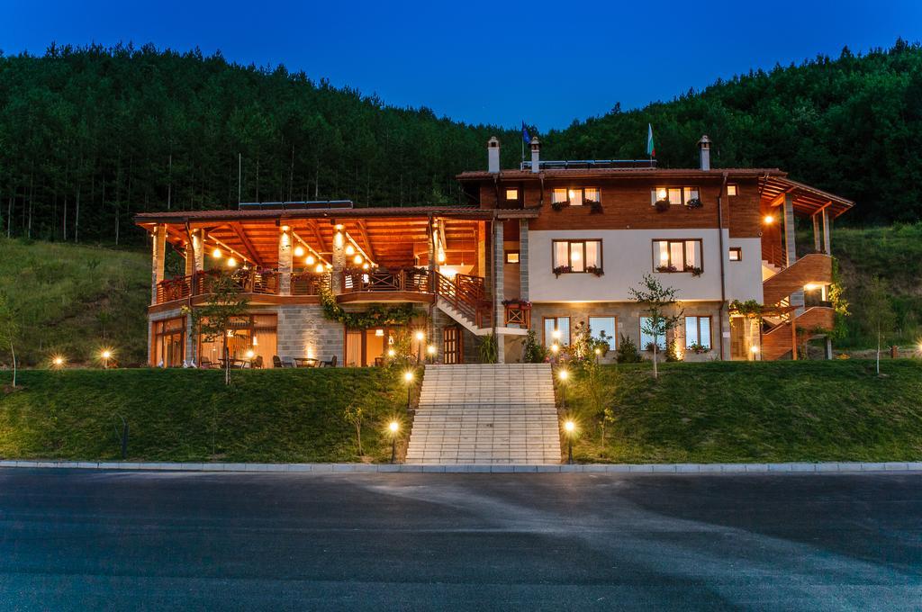 Alpine Garden Hotel Simitli Exteriér fotografie